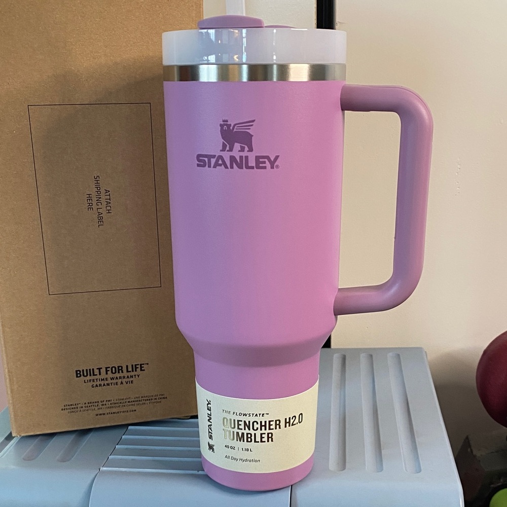 Stanley Lilac Quencher H2.0 Tumbler. 40 oz. NIB.